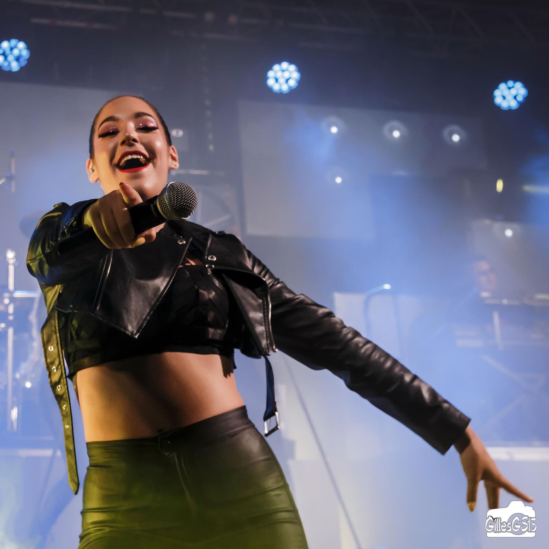 Laly Kim, Chanteuse