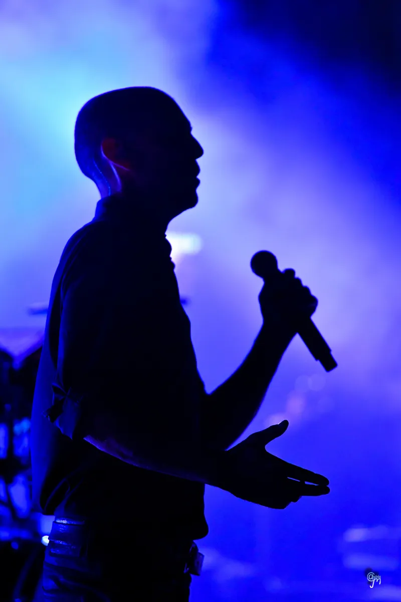 Vianney Guyonnet en contre-jour bleu